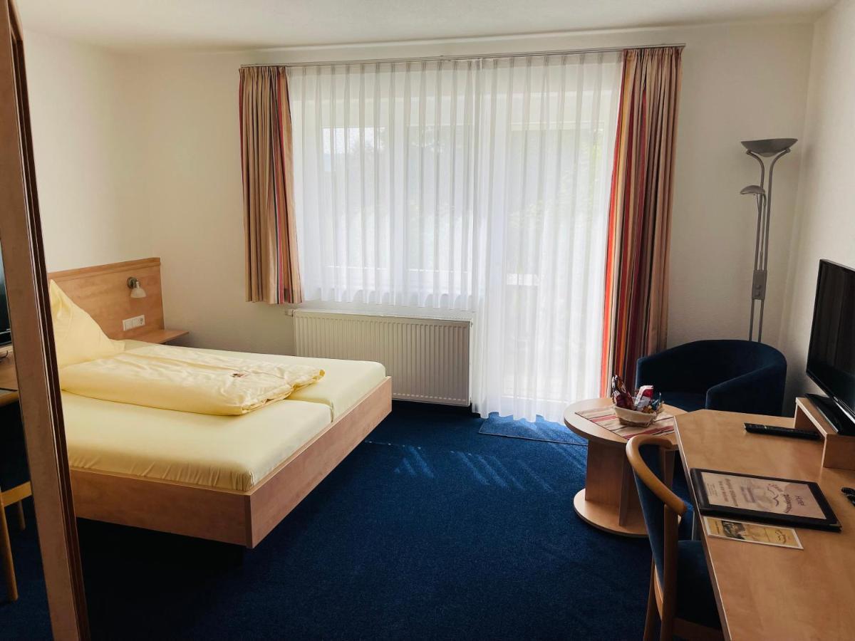 Hotel Zum Fliegerwirt Mengen Exterior photo