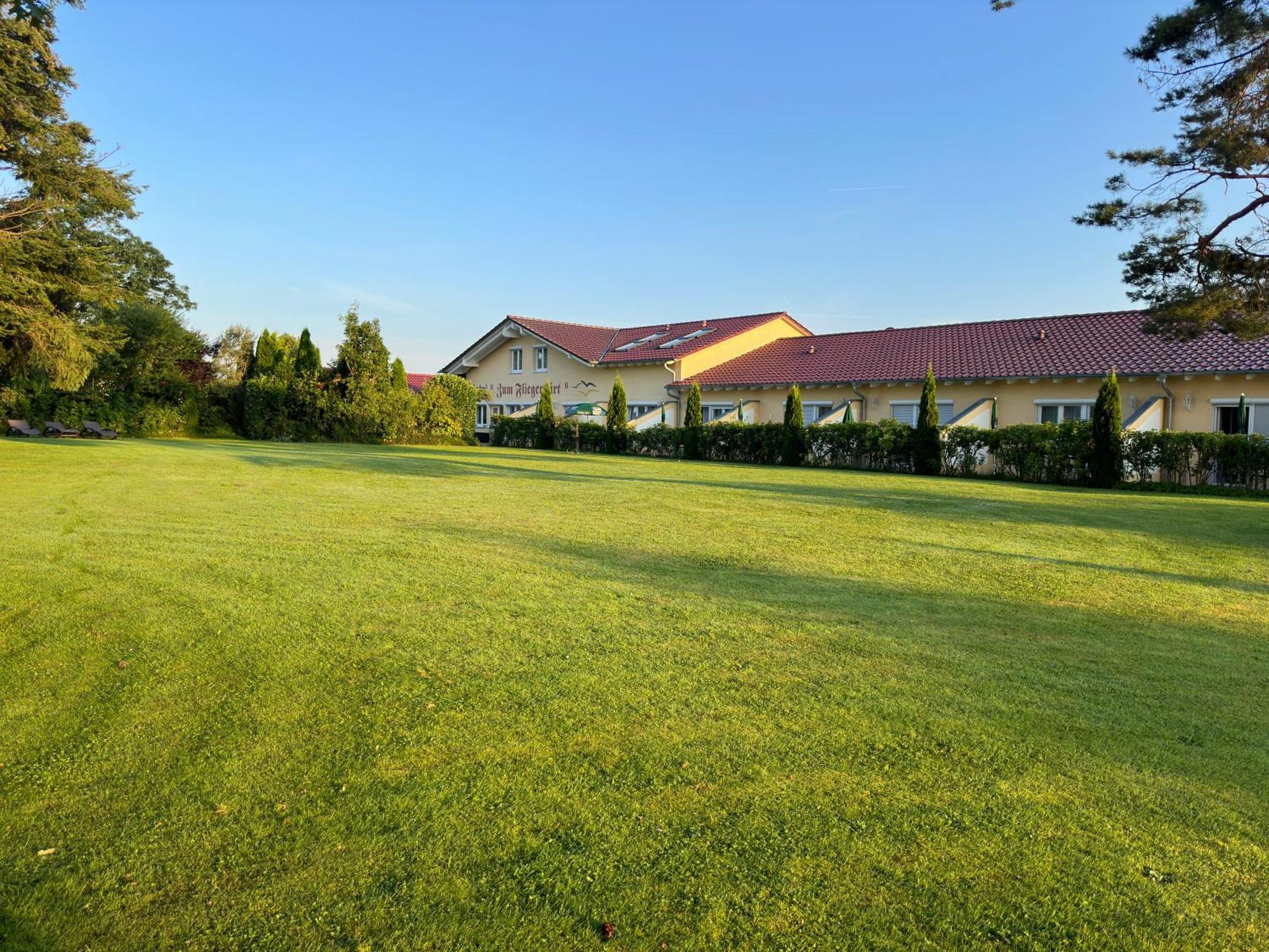 Hotel Zum Fliegerwirt Mengen Exterior photo