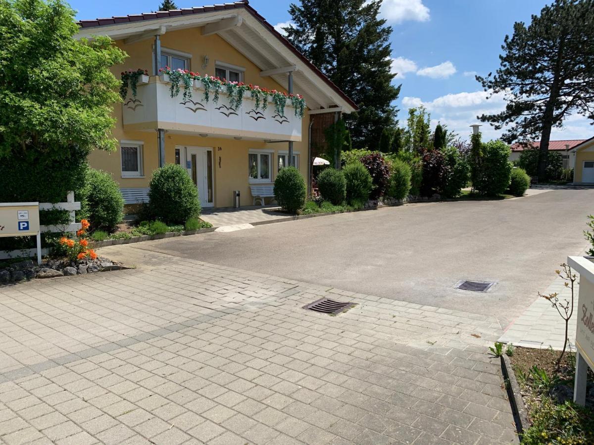 Hotel Zum Fliegerwirt Mengen Exterior photo